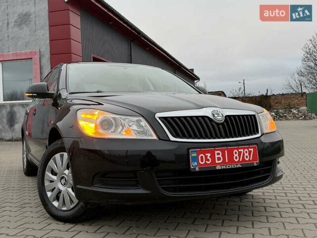 Черный Шкода Октавия, объемом двигателя 1.6 л и пробегом 188 тыс. км за 7999 $, фото 6 на Automoto.ua