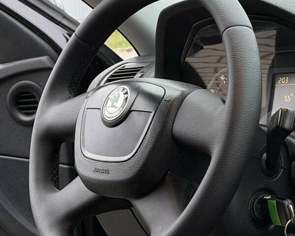 Черный Шкода Октавия, объемом двигателя 1.6 л и пробегом 188 тыс. км за 7999 $, фото 30 на Automoto.ua