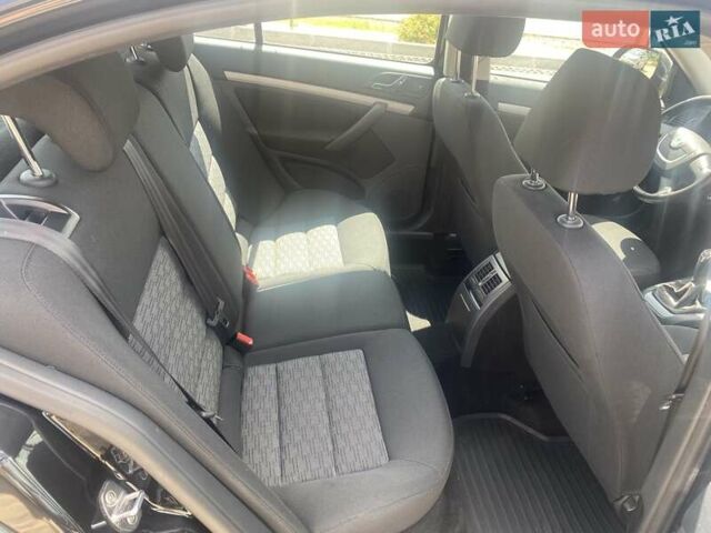 Шкода Октавия 2012 в Киеве на Automoto.ua Черный Шкода Октавия, объемом двигателя 1.6 л и пробегом 252 тыс. км за 9300 $, фото 9 на Automoto.ua