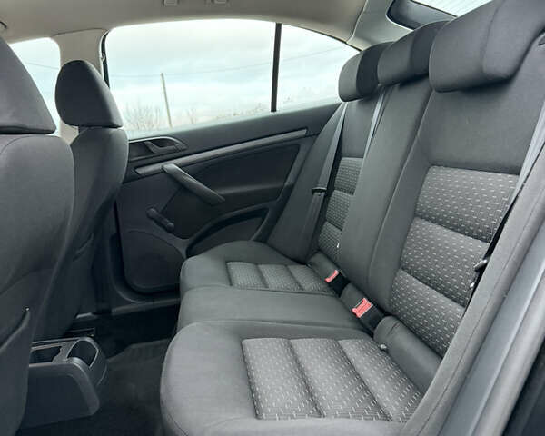 Черный Шкода Октавия, объемом двигателя 1.6 л и пробегом 188 тыс. км за 7999 $, фото 23 на Automoto.ua