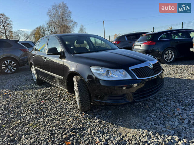 Черный Шкода Октавия, объемом двигателя 1.6 л и пробегом 176 тыс. км за 9300 $, фото 1 на Automoto.ua