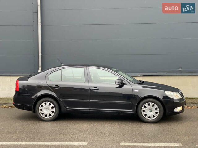 Чорний Шкода Октавія, об'ємом двигуна 1.6 л та пробігом 183 тис. км за 7999 $, фото 15 на Automoto.ua