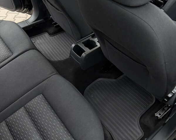 Черный Шкода Октавия, объемом двигателя 1.6 л и пробегом 188 тыс. км за 7999 $, фото 28 на Automoto.ua