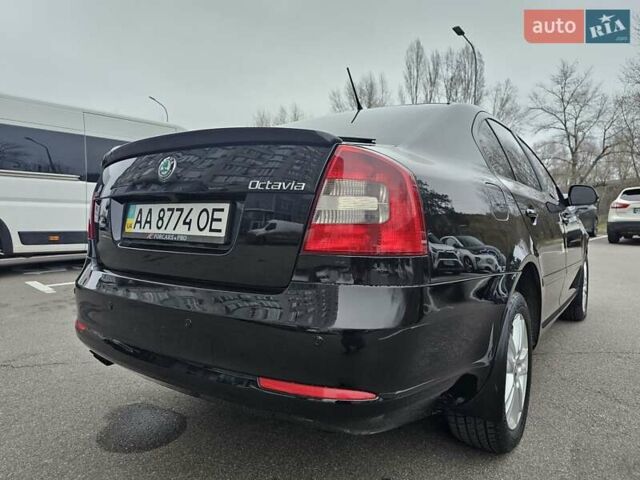 Чорний Шкода Октавія, об'ємом двигуна 2 л та пробігом 240 тис. км за 10900 $, фото 10 на Automoto.ua
