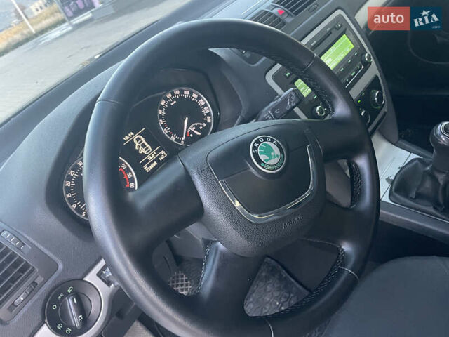 Чорний Шкода Октавія, об'ємом двигуна 1.98 л та пробігом 224 тис. км за 7800 $, фото 15 на Automoto.ua