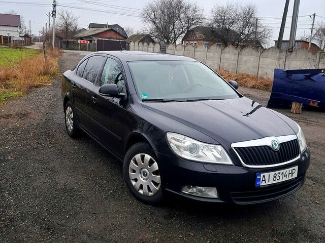 Чорний Шкода Октавія, об'ємом двигуна 2 л та пробігом 285 тис. км за 9700 $, фото 3 на Automoto.ua