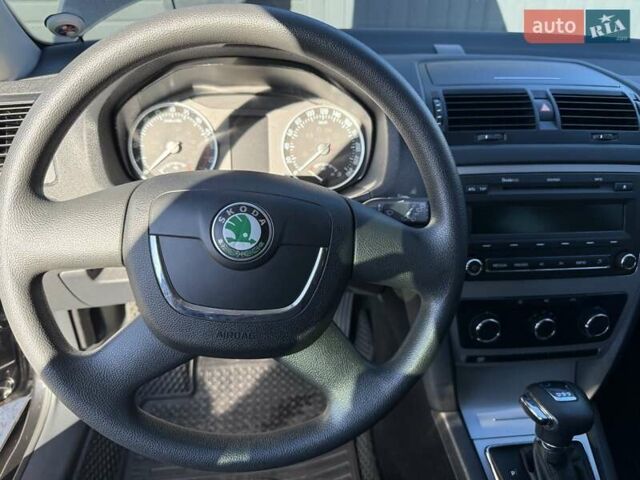 Черный Шкода Октавия, объемом двигателя 1.97 л и пробегом 41 тыс. км за 16200 $, фото 61 на Automoto.ua