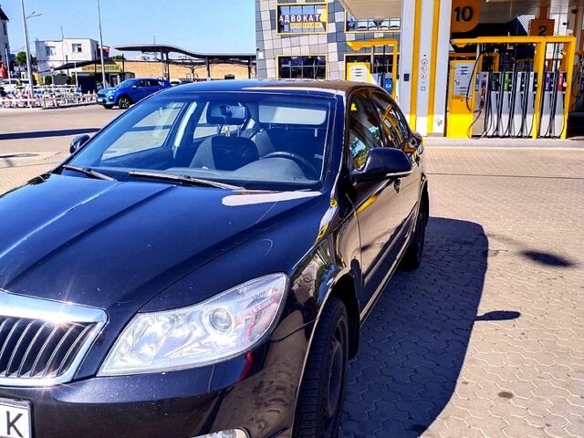 Черный Шкода Октавия, объемом двигателя 1.8 л и пробегом 247 тыс. км за 7350 $, фото 3 на Automoto.ua