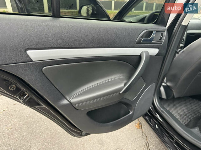 Черный Шкода Октавия, объемом двигателя 1.6 л и пробегом 175 тыс. км за 8300 $, фото 35 на Automoto.ua