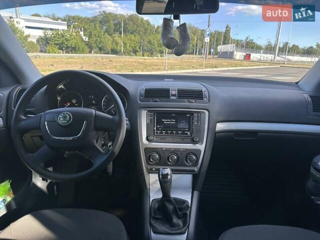 Черный Шкода Октавия, объемом двигателя 1.6 л и пробегом 108 тыс. км за 10200 $, фото 9 на Automoto.ua