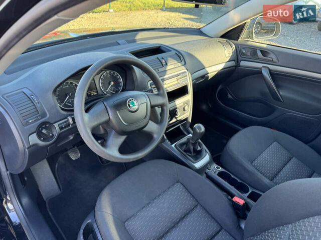 Черный Шкода Октавия, объемом двигателя 1.6 л и пробегом 176 тыс. км за 9000 $, фото 10 на Automoto.ua