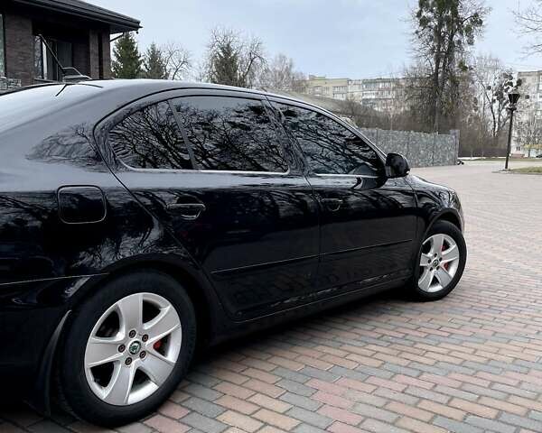 Черный Шкода Октавия, объемом двигателя 1.8 л и пробегом 255 тыс. км за 8900 $, фото 5 на Automoto.ua