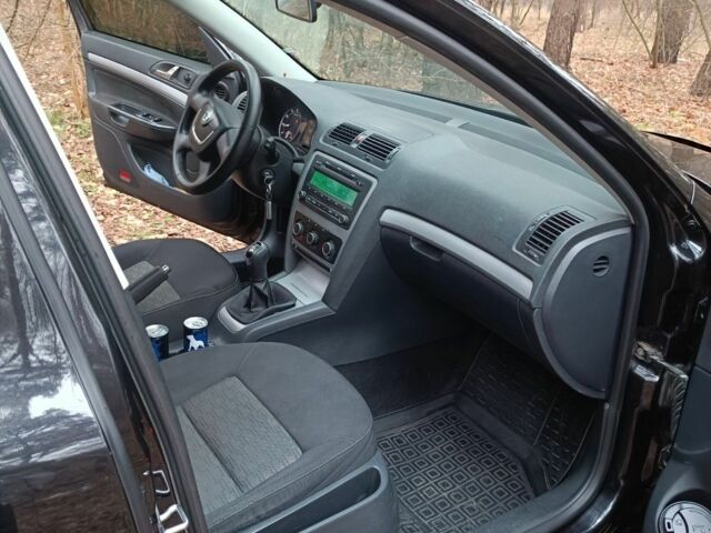 Чорний Шкода Октавія, об'ємом двигуна 0 л та пробігом 196 тис. км за 8000 $, фото 5 на Automoto.ua