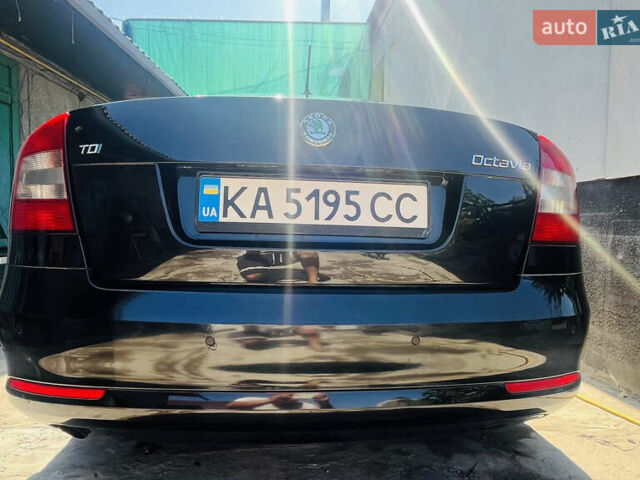Черный Шкода Октавия, объемом двигателя 1.6 л и пробегом 294 тыс. км за 8950 $, фото 7 на Automoto.ua
