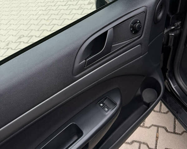 Черный Шкода Октавия, объемом двигателя 1.6 л и пробегом 188 тыс. км за 7999 $, фото 20 на Automoto.ua