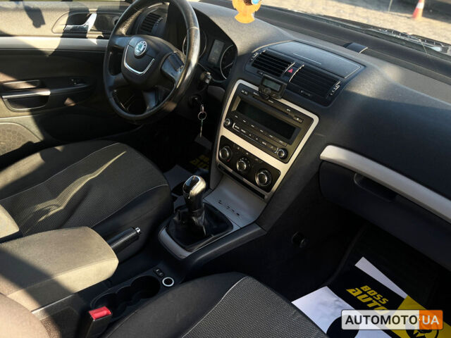 Чорний Шкода Октавія, об'ємом двигуна 1.6 л та пробігом 302 тис. км за 9300 $, фото 21 на Automoto.ua