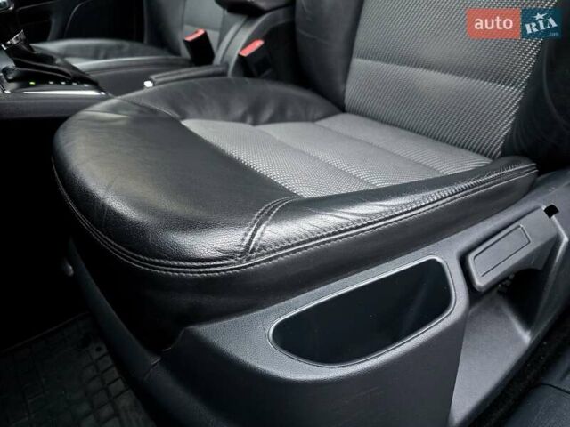 Черный Шкода Октавия, объемом двигателя 1.8 л и пробегом 215 тыс. км за 9400 $, фото 125 на Automoto.ua