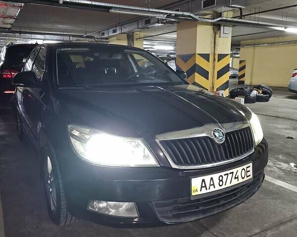 Чорний Шкода Октавія, об'ємом двигуна 2 л та пробігом 240 тис. км за 10900 $, фото 24 на Automoto.ua