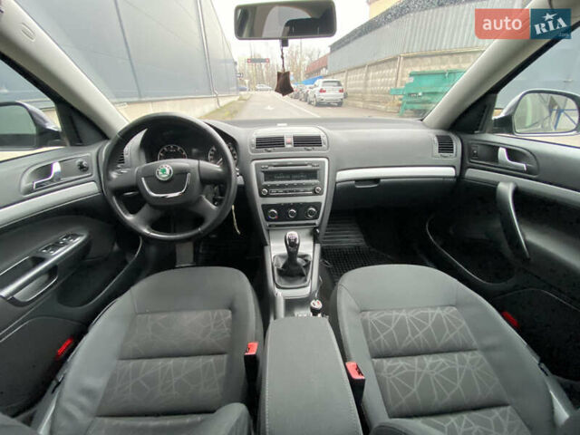 Чорний Шкода Октавія, об'ємом двигуна 1.6 л та пробігом 183 тис. км за 7999 $, фото 29 на Automoto.ua