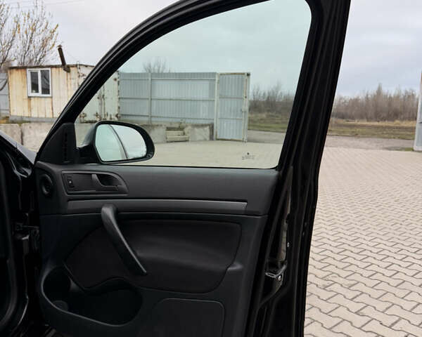 Черный Шкода Октавия, объемом двигателя 1.6 л и пробегом 188 тыс. км за 7999 $, фото 24 на Automoto.ua
