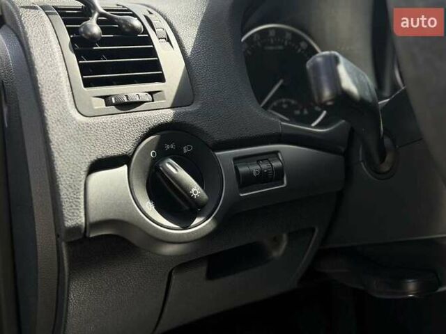 Черный Шкода Октавия, объемом двигателя 1.6 л и пробегом 192 тыс. км за 7990 $, фото 10 на Automoto.ua