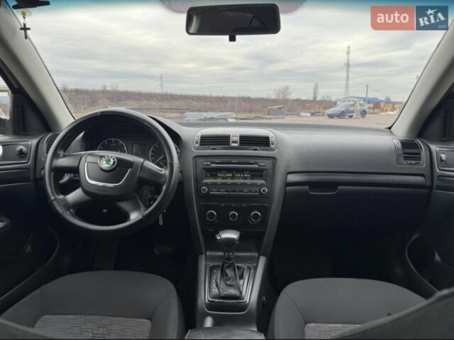 Черный Шкода Октавия, объемом двигателя 1.8 л и пробегом 220 тыс. км за 6650 $, фото 1 на Automoto.ua