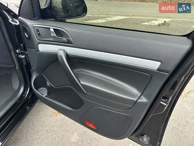 Черный Шкода Октавия, объемом двигателя 1.6 л и пробегом 175 тыс. км за 8300 $, фото 42 на Automoto.ua