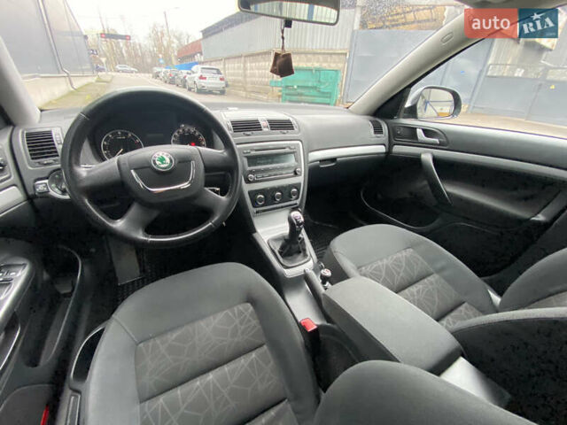 Чорний Шкода Октавія, об'ємом двигуна 1.6 л та пробігом 183 тис. км за 7999 $, фото 33 на Automoto.ua