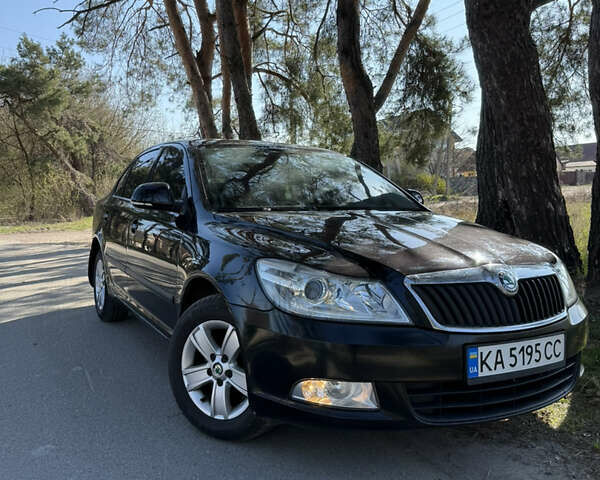 Черный Шкода Октавия, объемом двигателя 1.6 л и пробегом 294 тыс. км за 8950 $, фото 4 на Automoto.ua
