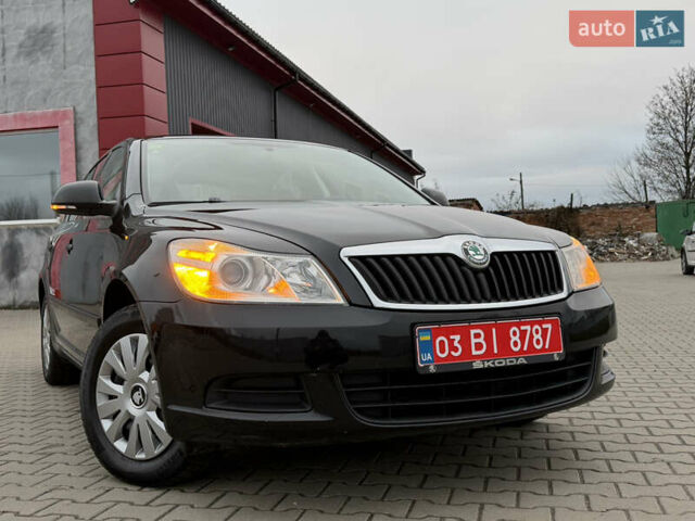 Черный Шкода Октавия, объемом двигателя 1.6 л и пробегом 188 тыс. км за 7999 $, фото 5 на Automoto.ua