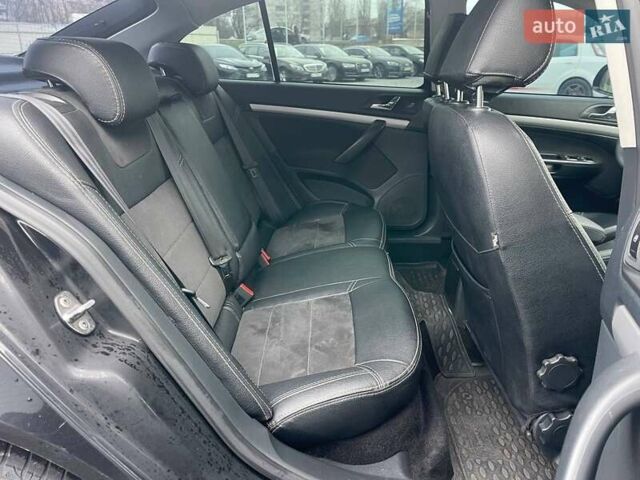 Черный Шкода Октавия, объемом двигателя 1.8 л и пробегом 159 тыс. км за 7990 $, фото 10 на Automoto.ua
