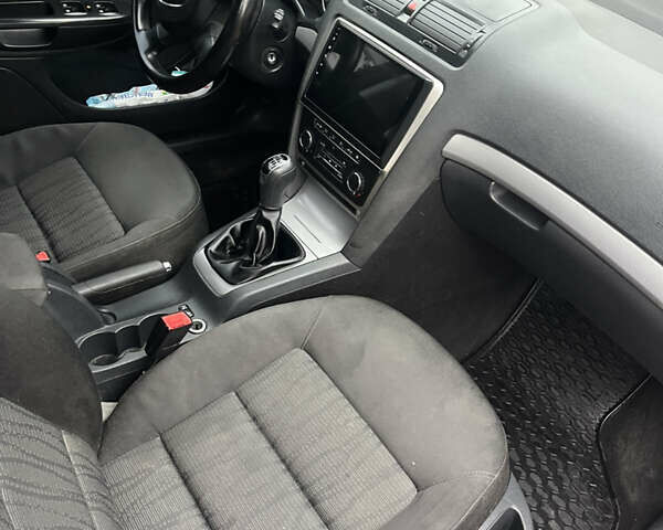 Шкода Октавія 2012 у Тальном на Automoto.ua Чорний Шкода Октавія, об'ємом двигуна 1.8 л та пробігом 325 тис. км за 7300 $, фото 7 на Automoto.ua