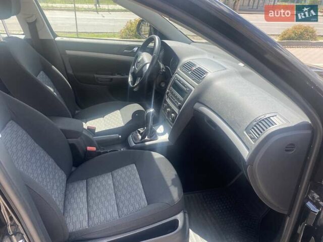 Шкода Октавия 2012 в Киеве на Automoto.ua Черный Шкода Октавия, объемом двигателя 1.6 л и пробегом 252 тыс. км за 9300 $, фото 8 на Automoto.ua