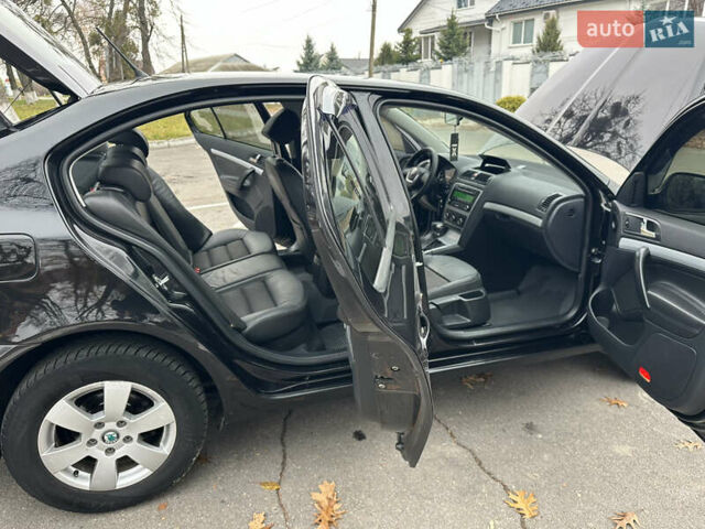 Черный Шкода Октавия, объемом двигателя 1.6 л и пробегом 175 тыс. км за 8300 $, фото 49 на Automoto.ua