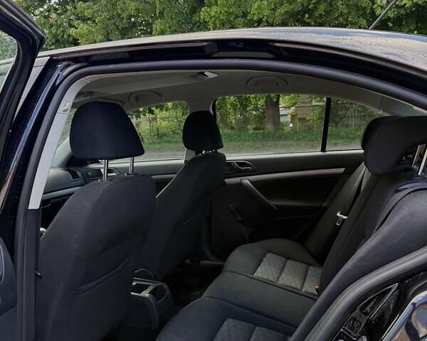 Чорний Шкода Октавія, об'ємом двигуна 1.6 л та пробігом 223 тис. км за 7450 $, фото 4 на Automoto.ua