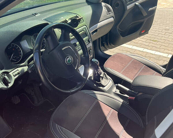 Шкода Октавия 2012 в Бережанах на Automoto.ua Черный Шкода Октавия, объемом двигателя 1.6 л и пробегом 308 тыс. км за 9200 $, фото 10 на Automoto.ua