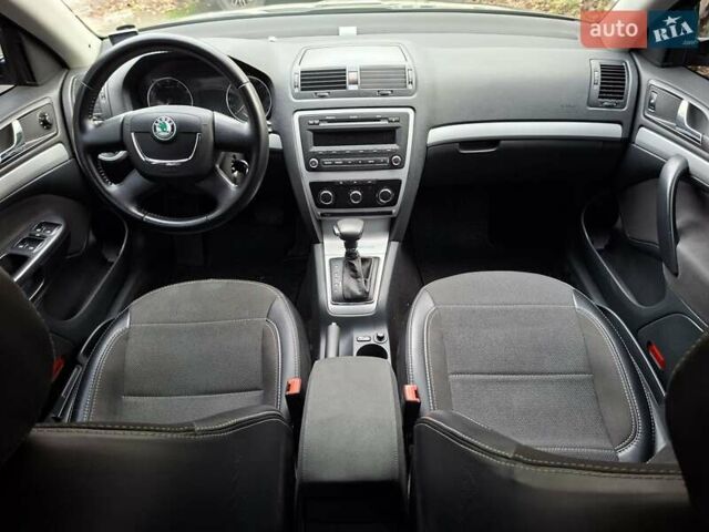 Черный Шкода Октавия, объемом двигателя 1.8 л и пробегом 173 тыс. км за 9400 $, фото 4 на Automoto.ua