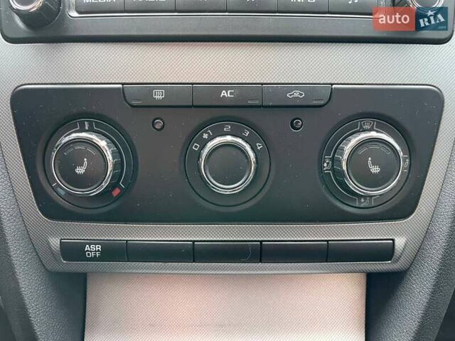 Черный Шкода Октавия, объемом двигателя 1.8 л и пробегом 159 тыс. км за 7990 $, фото 21 на Automoto.ua