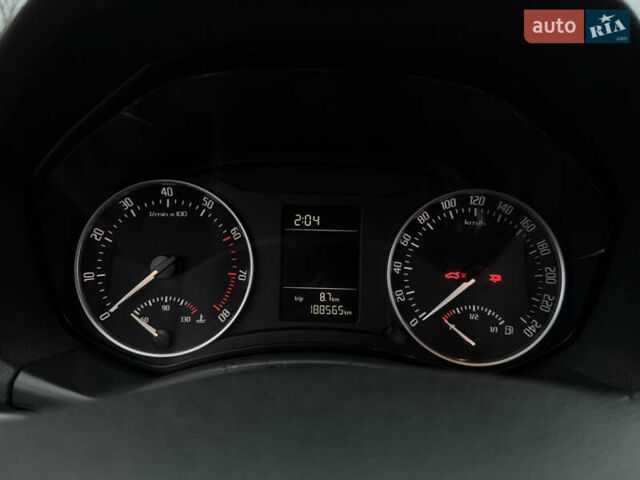 Черный Шкода Октавия, объемом двигателя 1.6 л и пробегом 188 тыс. км за 7999 $, фото 37 на Automoto.ua