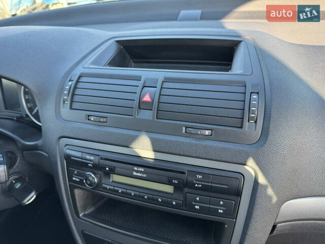 Черный Шкода Октавия, объемом двигателя 1.6 л и пробегом 176 тыс. км за 9300 $, фото 15 на Automoto.ua