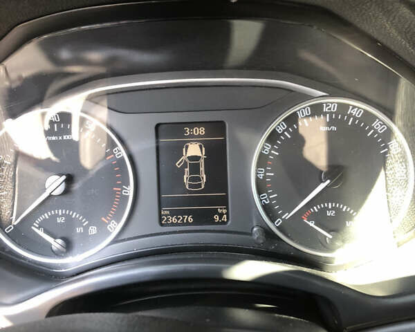 Черный Шкода Октавия, объемом двигателя 1.6 л и пробегом 236 тыс. км за 8500 $, фото 2 на Automoto.ua