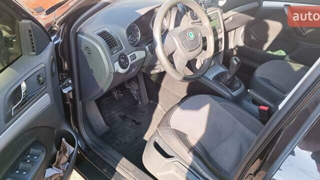 Чорний Шкода Октавія, об'ємом двигуна 1.8 л та пробігом 141 тис. км за 7800 $, фото 4 на Automoto.ua