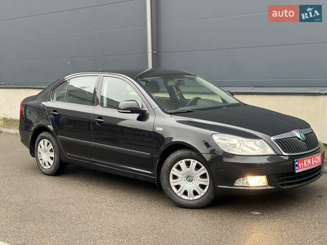 Чорний Шкода Октавія, об'ємом двигуна 1.6 л та пробігом 183 тис. км за 7999 $, фото 10 на Automoto.ua