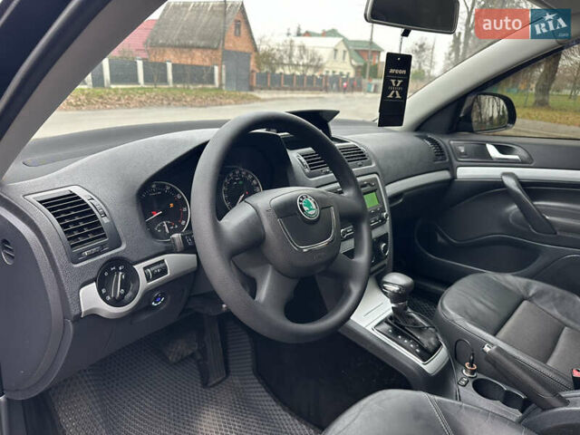 Черный Шкода Октавия, объемом двигателя 1.6 л и пробегом 175 тыс. км за 8300 $, фото 32 на Automoto.ua