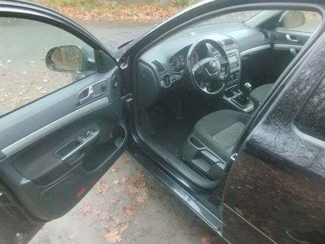 Черный Шкода Октавия, объемом двигателя 1.9 л и пробегом 284 тыс. км за 6900 $, фото 6 на Automoto.ua