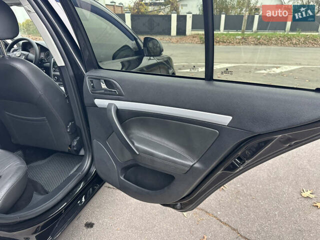 Черный Шкода Октавия, объемом двигателя 1.6 л и пробегом 175 тыс. км за 8300 $, фото 40 на Automoto.ua