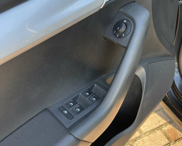 Черный Шкода Октавия, объемом двигателя 1.6 л и пробегом 270 тыс. км за 9600 $, фото 30 на Automoto.ua