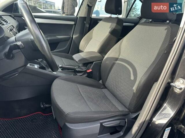 Черный Шкода Октавия, объемом двигателя 1.6 л и пробегом 300 тыс. км за 9790 $, фото 19 на Automoto.ua