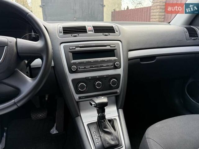 Чорний Шкода Октавія, об'ємом двигуна 1.8 л та пробігом 160 тис. км за 9300 $, фото 12 на Automoto.ua