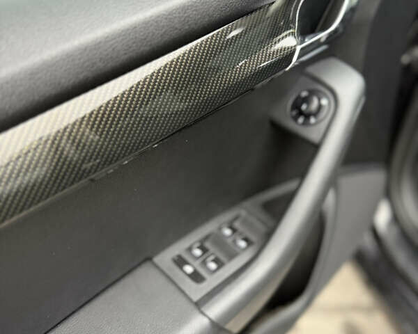 Черный Шкода Октавия, объемом двигателя 1.8 л и пробегом 194 тыс. км за 10500 $, фото 10 на Automoto.ua